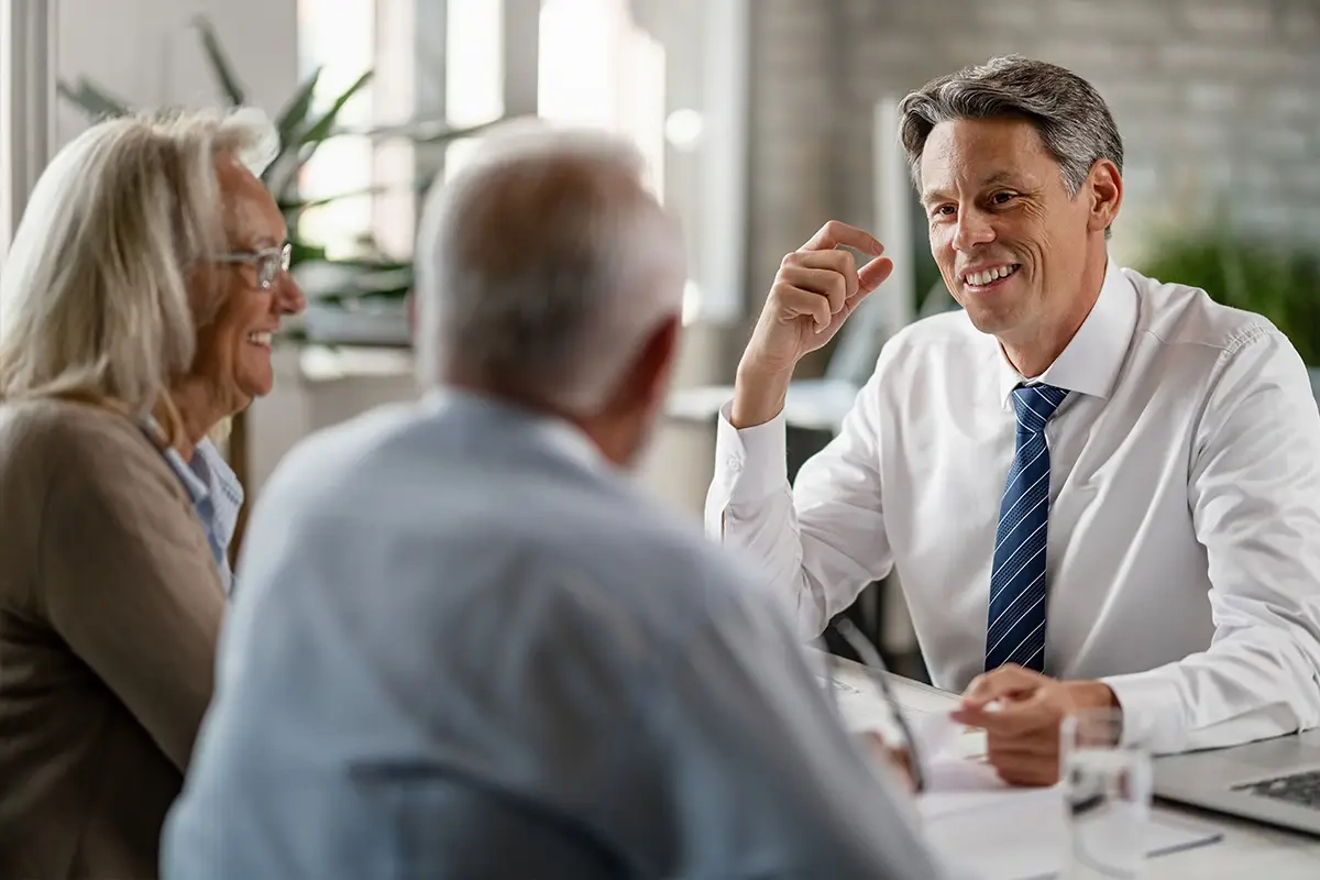 Benefits of using a health insurance broker